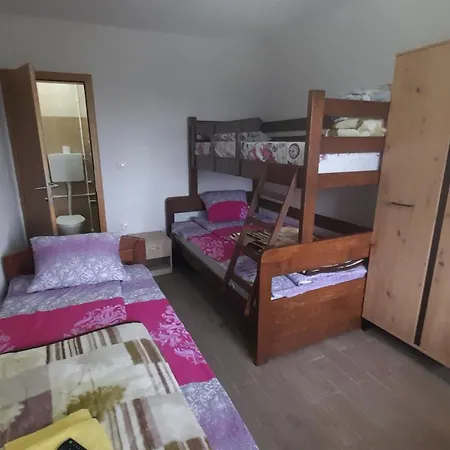 Kuca Sa Lepim Pogledom - Porodica Colovic