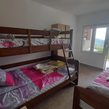 Kuca Sa Lepim Pogledom - Porodica Colovic