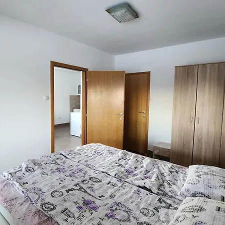 Kuca Sa Lepim Pogledom - Porodica Colovic