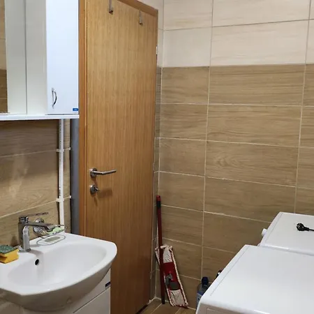 Kuca Sa Lepim Pogledom - Porodica Colovic