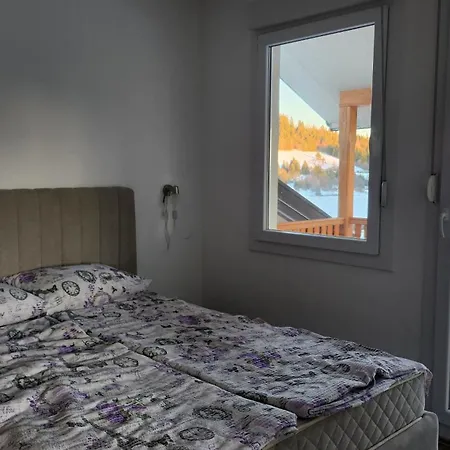 Kuca Sa Lepim Pogledom - Porodica Colovic Apartment