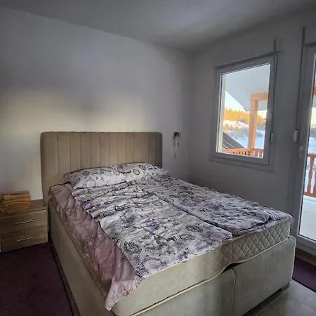 Kuca Sa Lepim Pogledom - Porodica Colovic *