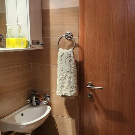 Kuca Sa Lepim Pogledom - Porodica Colovic Apartment