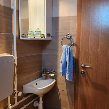 Kuca Sa Lepim Pogledom - Porodica Colovic *