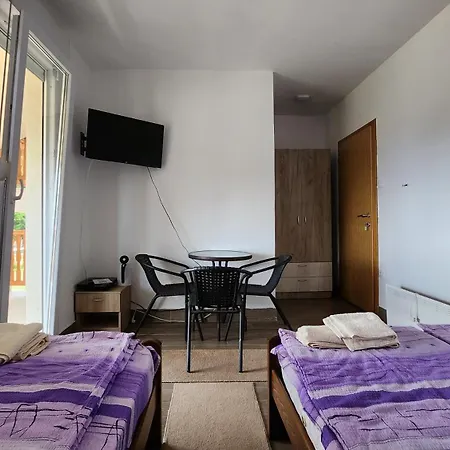 Apartment Kuca Sa Lepim Pogledom - Porodica Colovic *