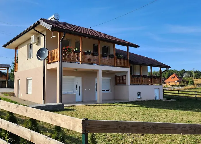 Kuca Sa Lepim Pogledom - Porodica Colovic 아파트 *