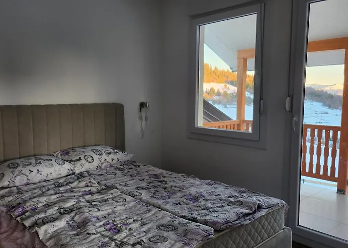 Kuca Sa Lepim Pogledom - Porodica Colovic 아파트