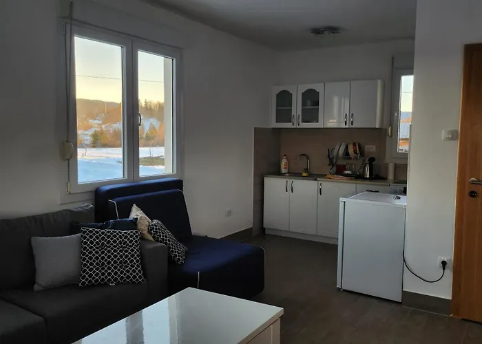 Kuca Sa Lepim Pogledom - Porodica Colovic