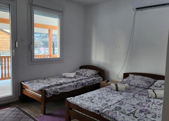 Kuca Sa Lepim Pogledom - Porodica Colovic