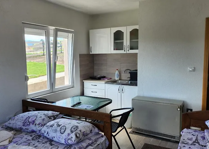 Kuca Sa Lepim Pogledom - Porodica Colovic 아파트