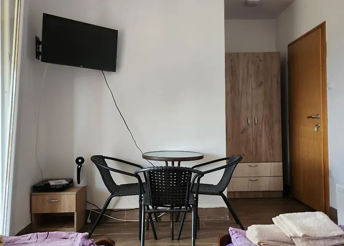 Kuca Sa Lepim Pogledom - Porodica Colovic 아파트 *